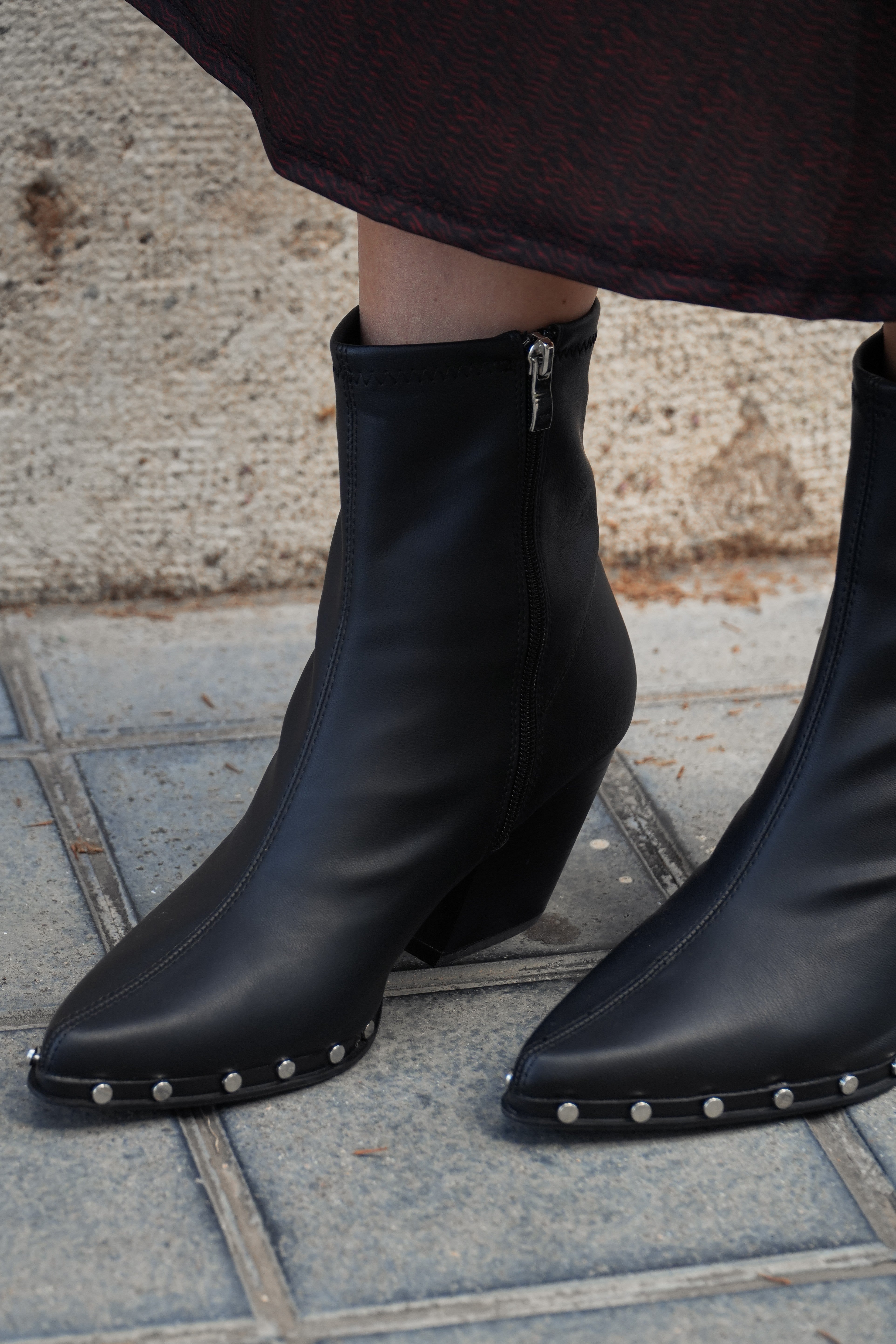 BOTINES TACHUELAS