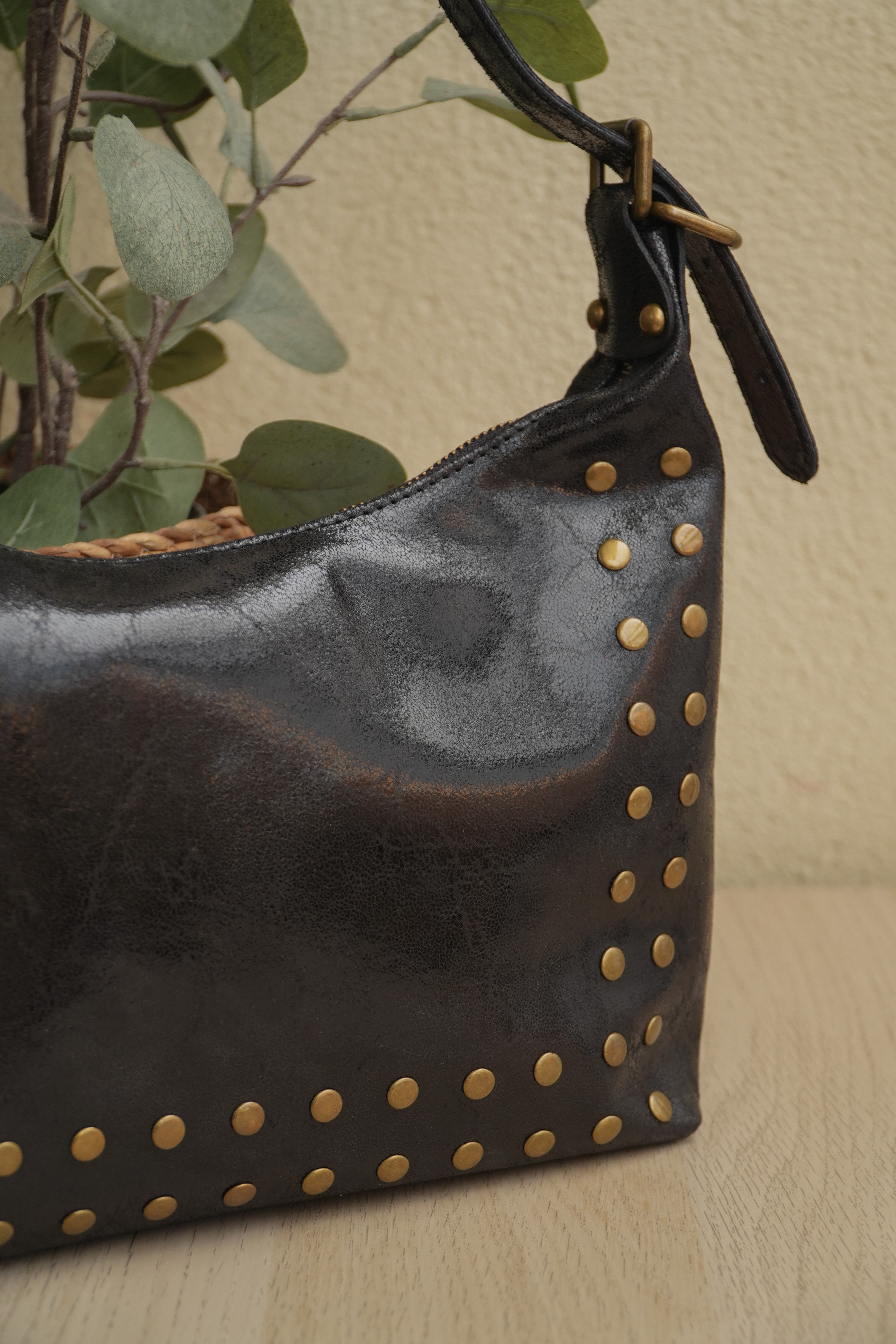 BOLSO TACHUELAS NEGRO